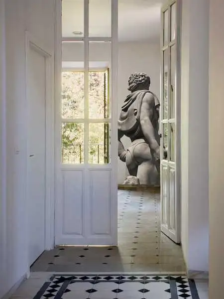 Stadio dei Marmi, col.02 - Figuren - Braun - Creme - Grau - Weiß - Carlos