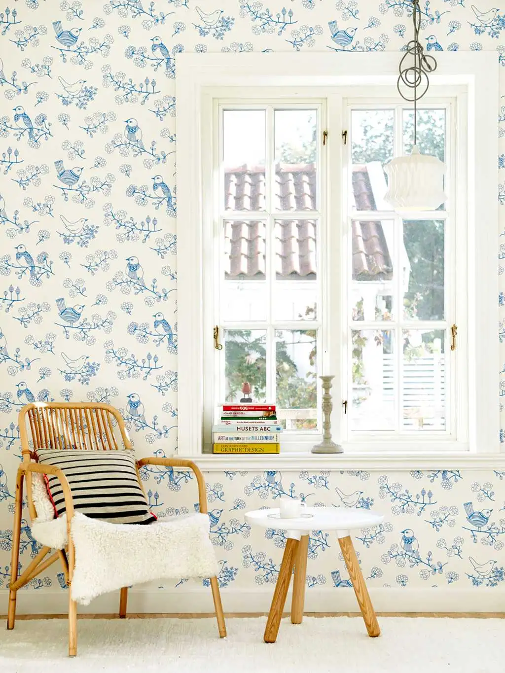 Sugar Tree, col.01 - Blumen - Tapeten mit Vogelmotiven - Blau - Weiß - Majvillan AB