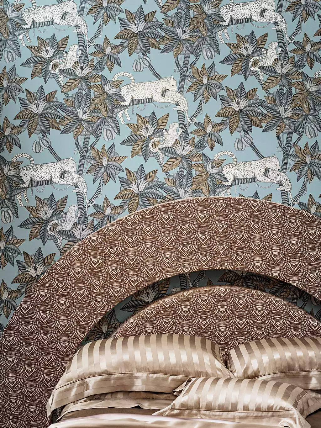 Satara, col. 12 - Blätter - Bäume - Fauna - Florale Muster - Metallic - Tiere - Äste - Blau - Creme - Grau - Silber! - Cole & Son