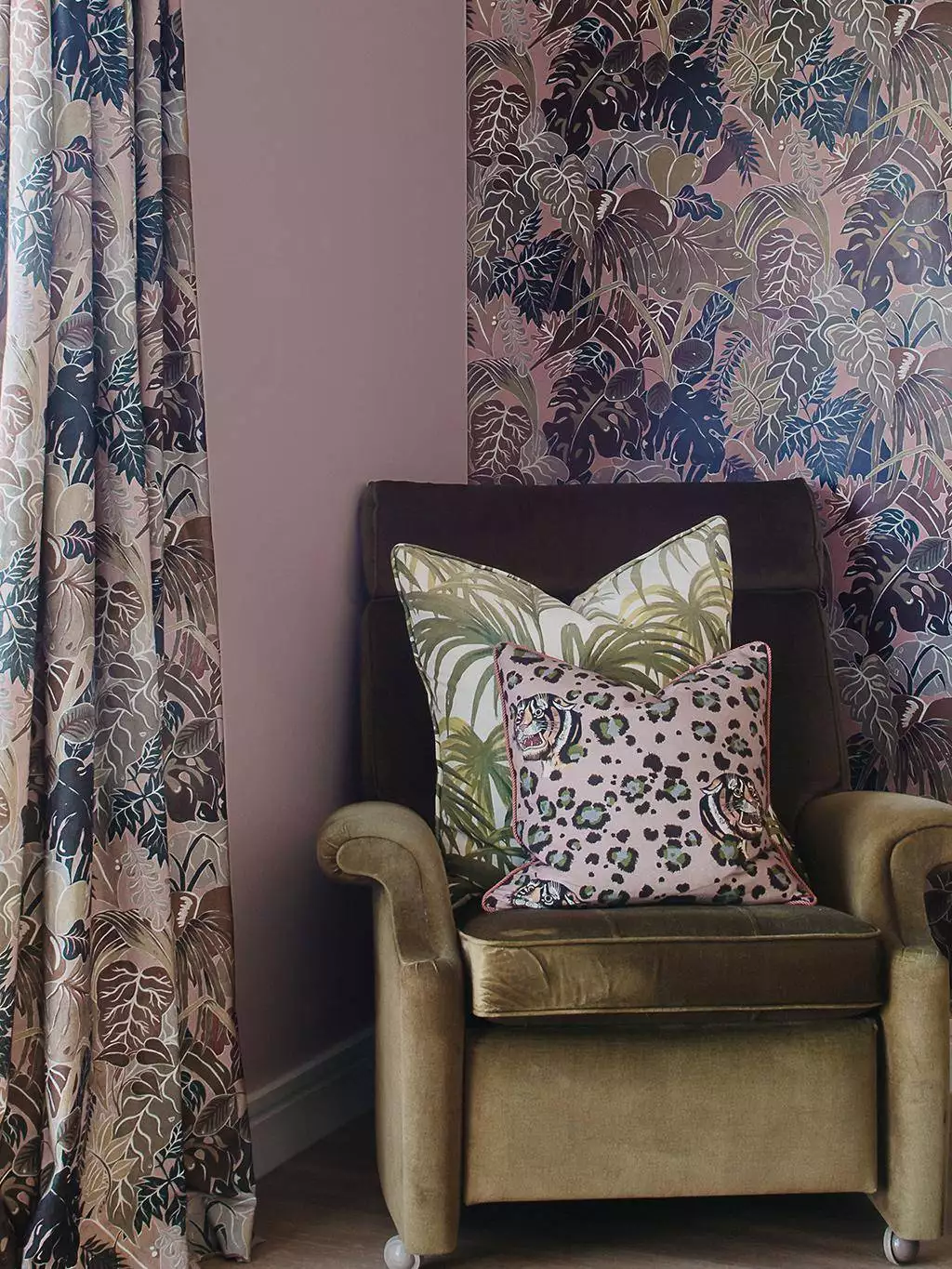 Serendipity Wallpaper in Rose-Gold - Blätter - Florale Muster - Braun - Creme - Grün - Wear the walls