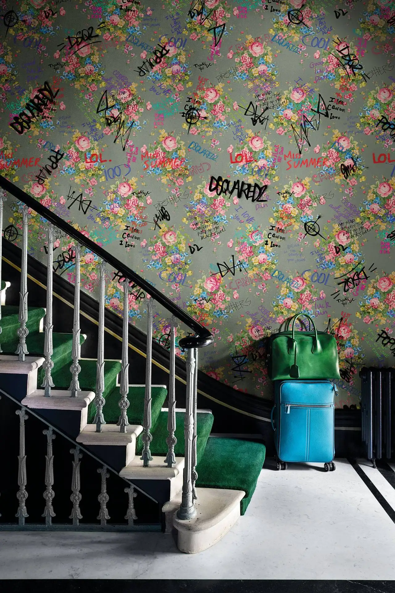 Vandalized Grannys Flowers - Grafitti - Multicolor - Londonart