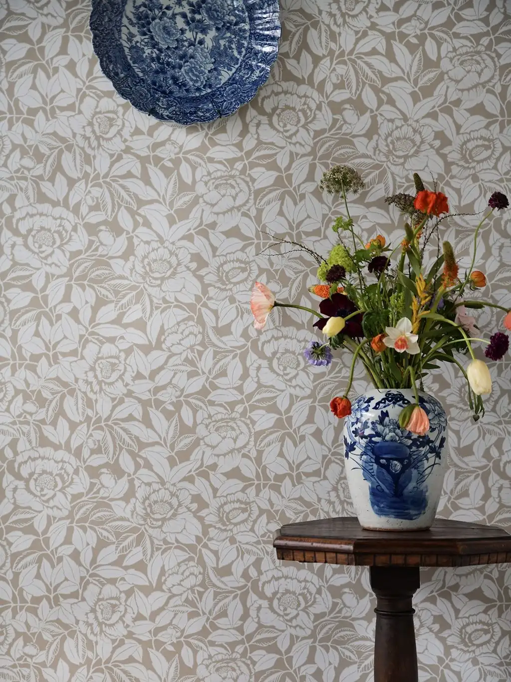 My peony garden chalk white - Blumen - Blätter - Creme - Hellbraun - LÅNGELID / VON BRÖMSSEN