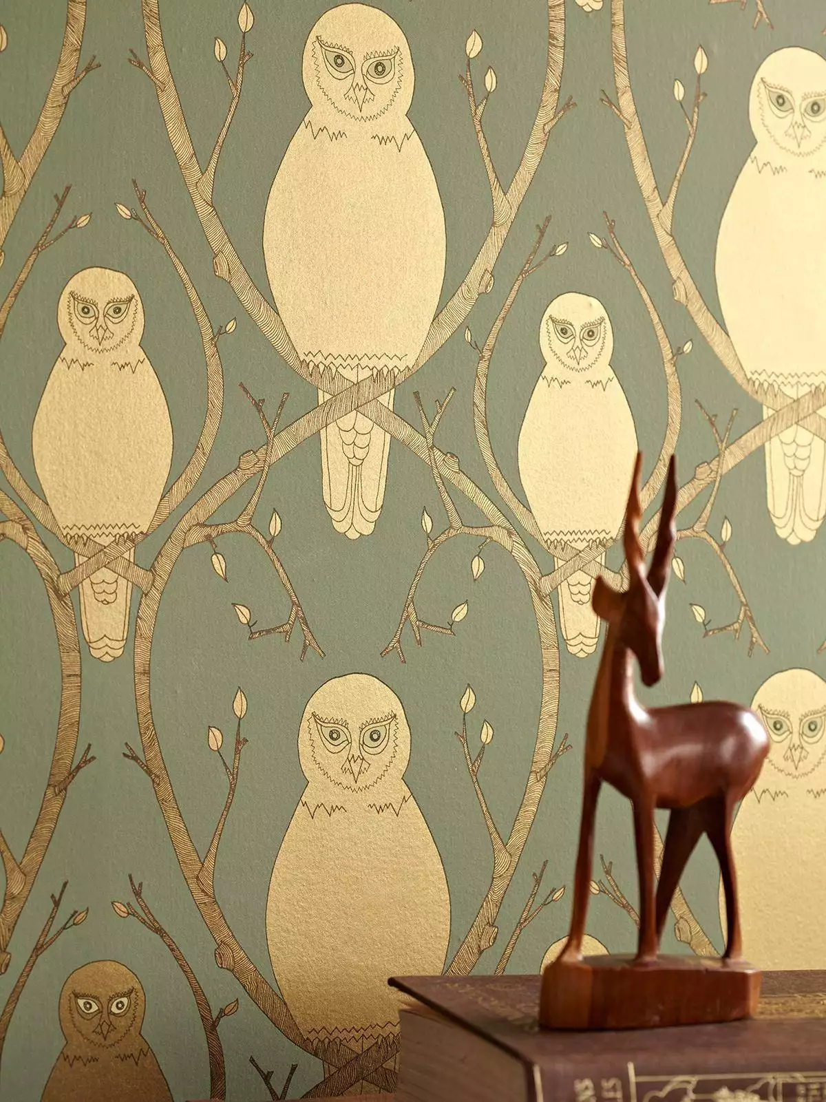 Briar Owl, gold - Tier Tapeten - Braun - Gold - Olive - Abigail Edwards