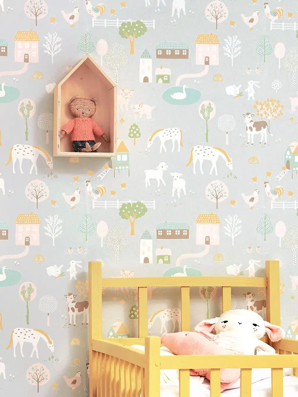 My farm, soft grey - Blumen - Bäume - Gebäude - Tier Tapeten - Braun - Grau - Grün - Ocker - Rosa - Weiß - Majvillan AB