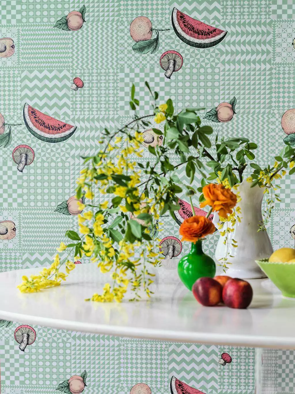 Frutta E Geometrico, col. 29 - Früchte - Grafische Muster - Obst - Creme - Grün - Mint - Orange - Rot - Cole & Son