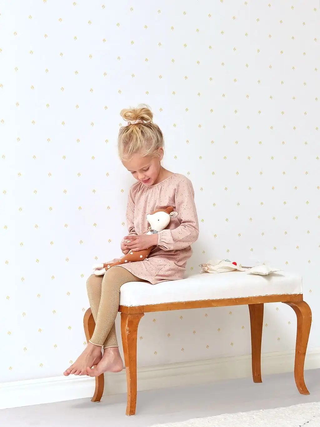 Holly, gold:cream white - Blumen - Gold - Weiß - Majvillan AB