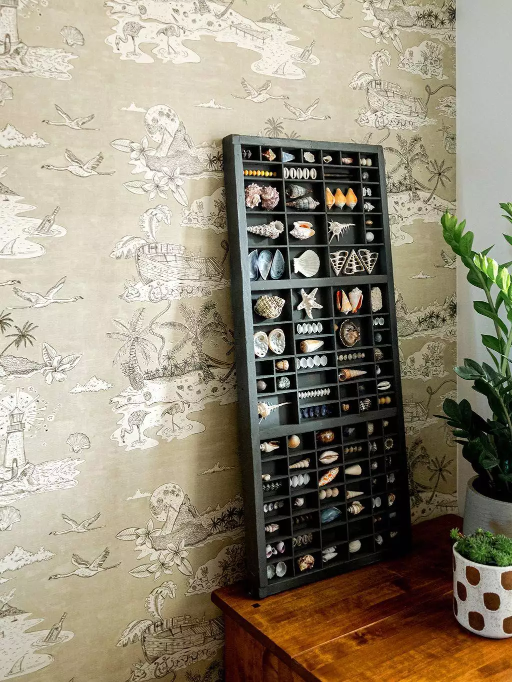 Castaway Wallpaper in Greige
