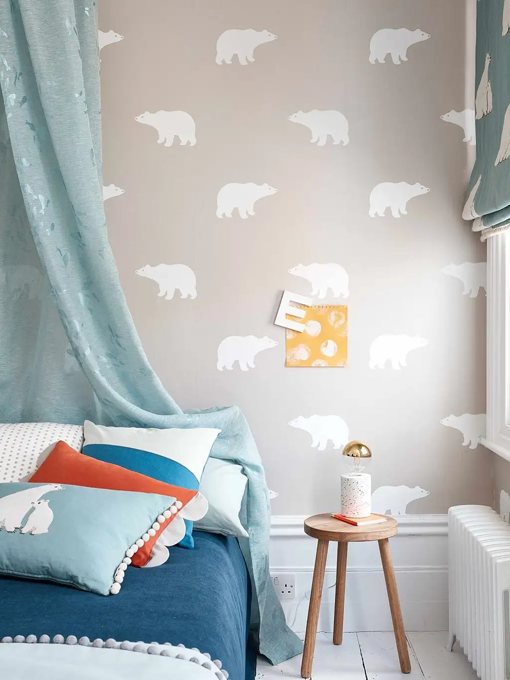 Arctic bear, col. 1 - Tier Tapeten - Hellbraun - Weiß - ROMO