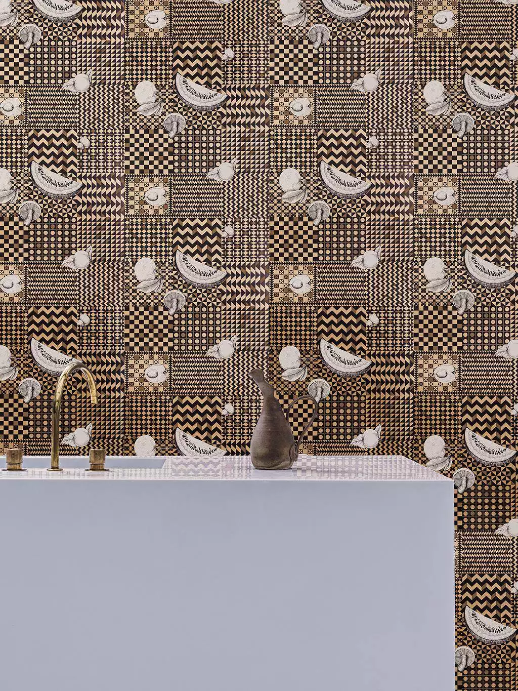 Frutta E Geometrico, col. 31 - Früchte - Grafische Muster - Obst - Bronze - Creme - Gold - Schwarz - Cole & Son