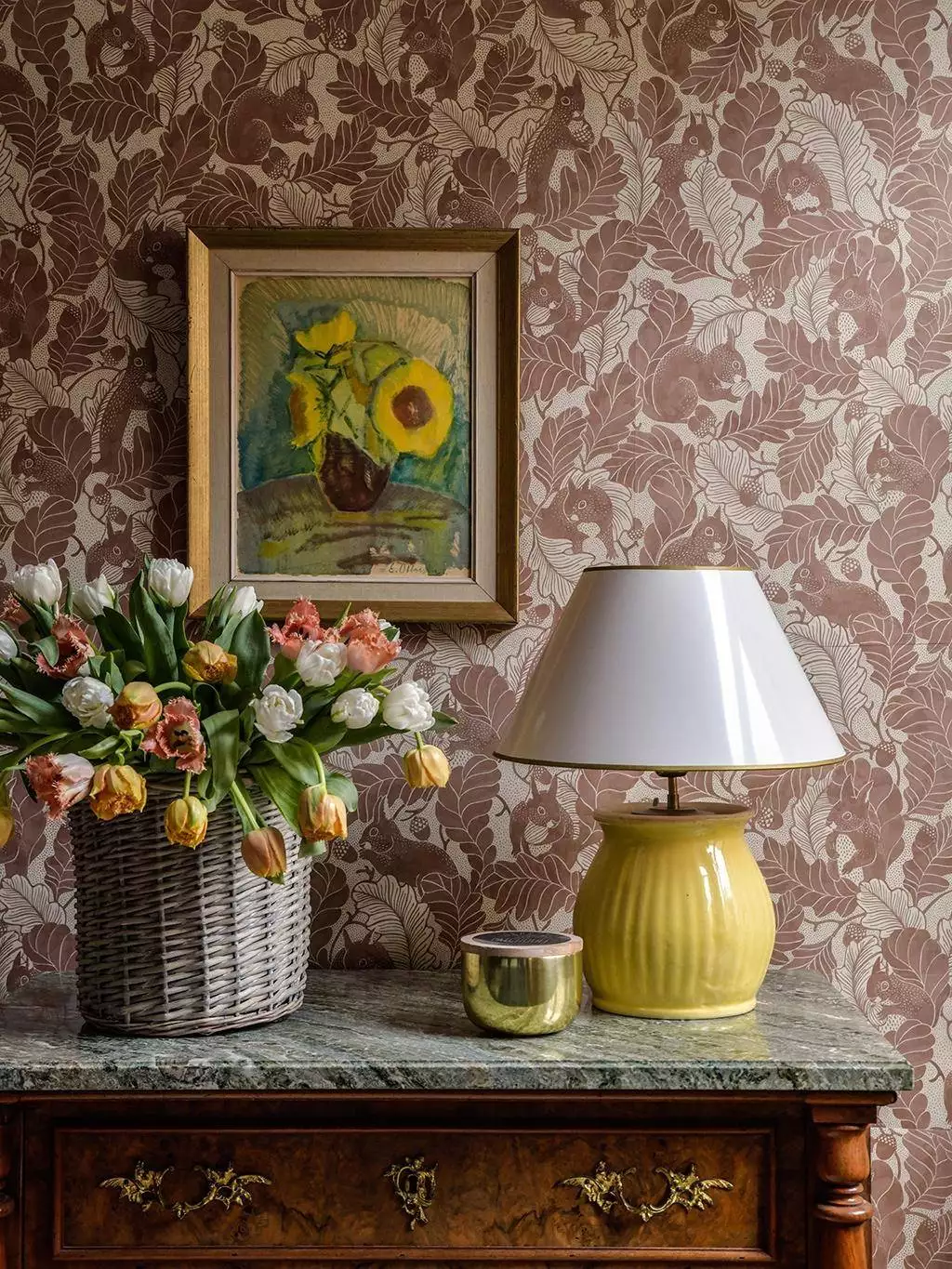 Oak Tree Tails Powder Tan - Blätter - Tier Tapeten - Creme - Hellbraun - LÅNGELID / VON BRÖMSSEN